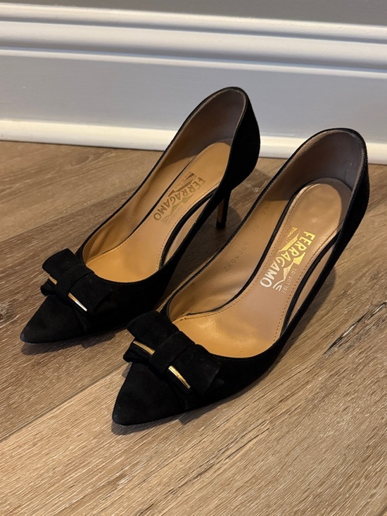 Salvatore Ferragamo Shoes - Salvatore Ferragamo Black Suede Pointed Bow Pumps